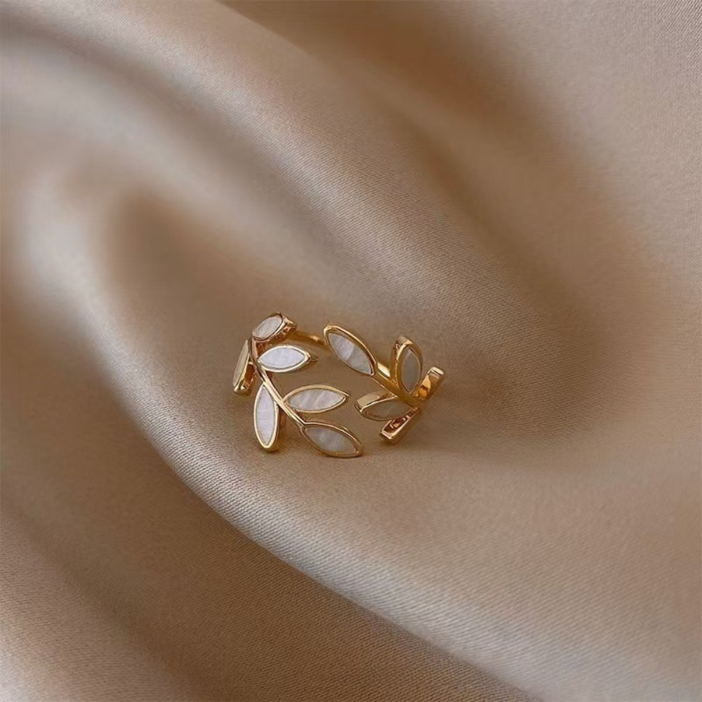 Anello Neraya Foglia Delicata | Oro